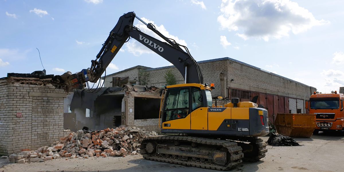 Kāpurķēžu ekskavators VOLVO EC 160D L | Eko Deal, SIA