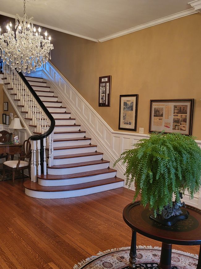 foyer-stairs