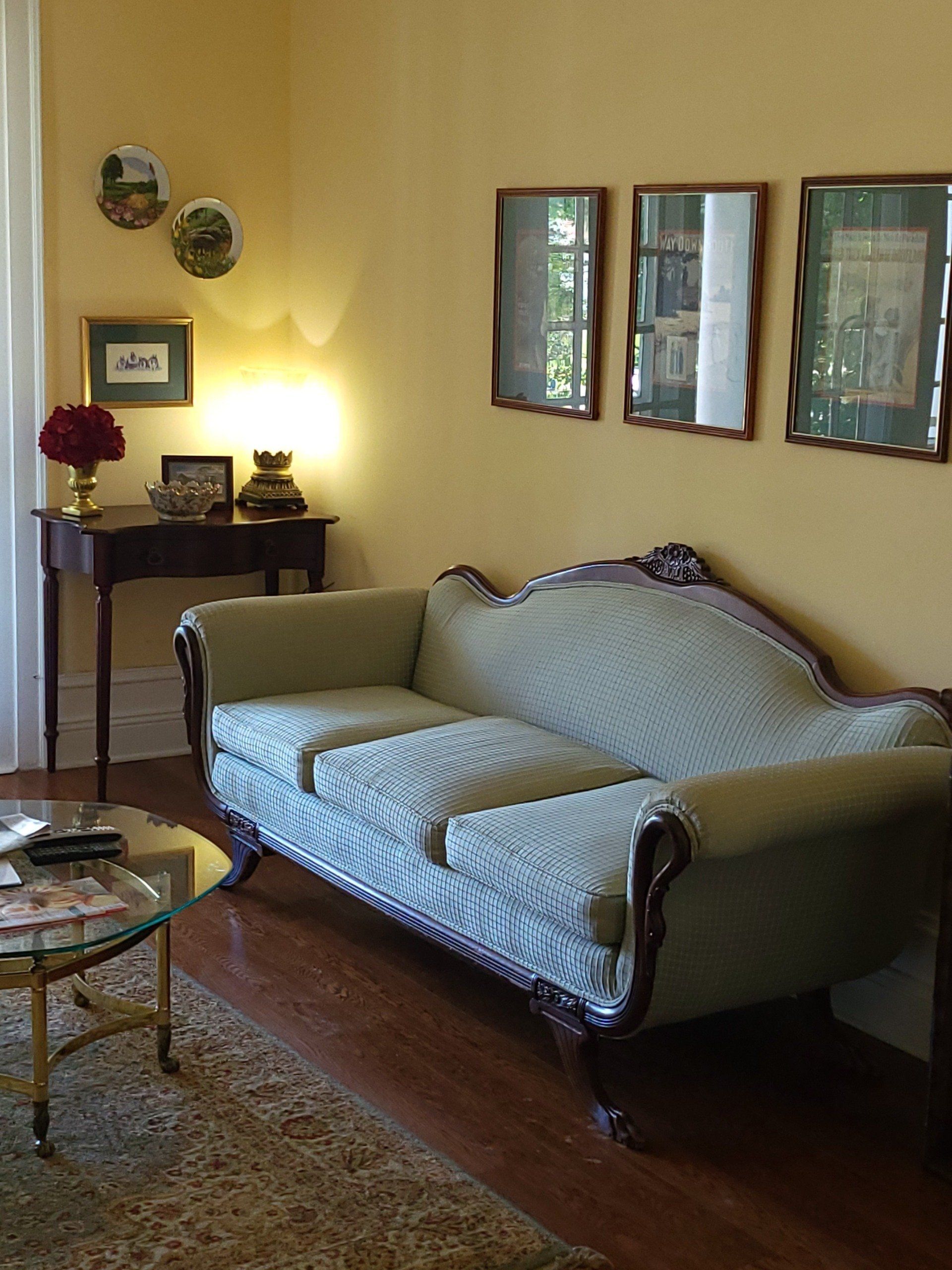 balcony-room-sofa