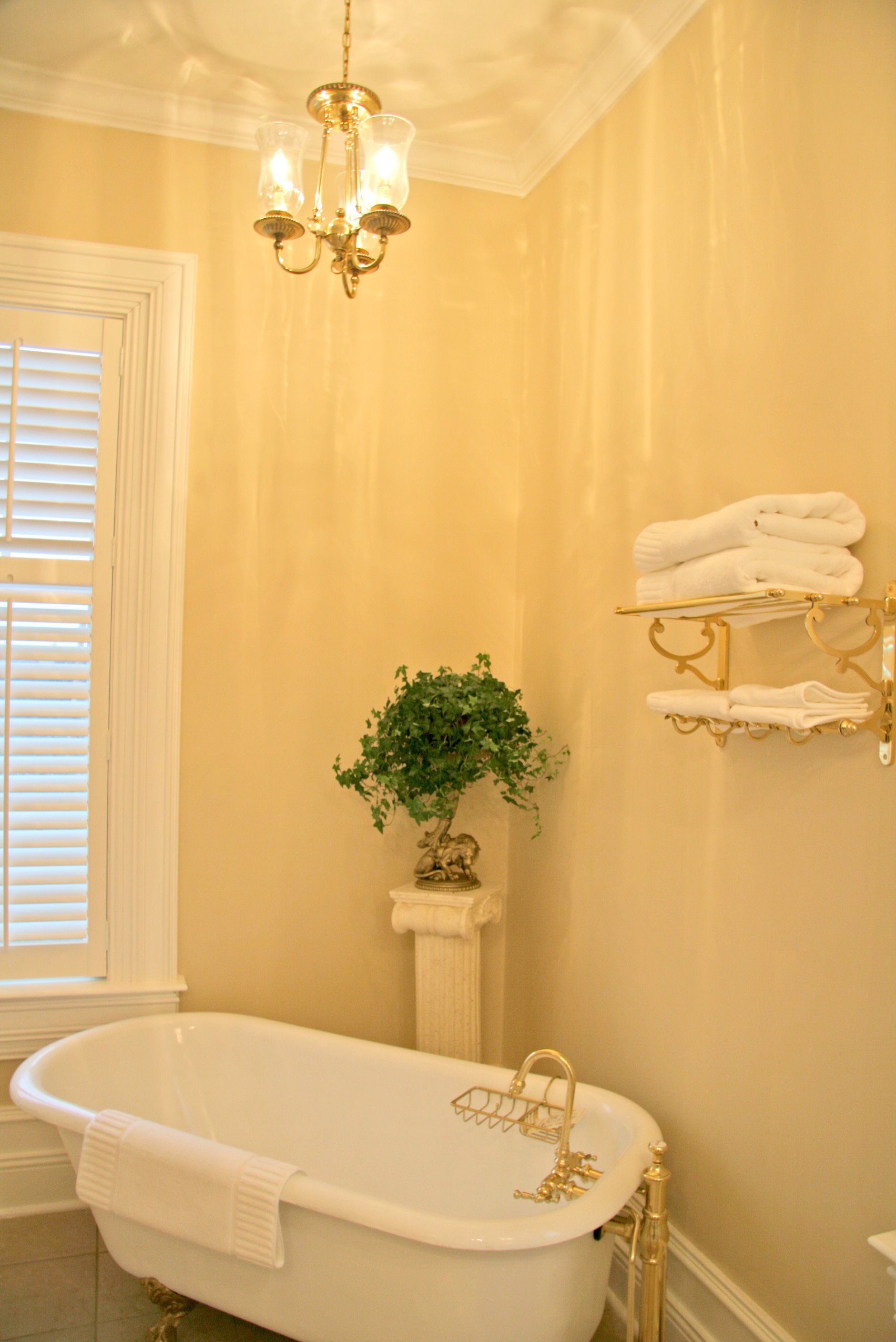 monroe-bath