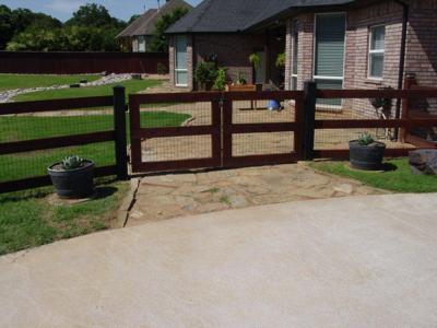 House with Gate — Arlington, TX — The Lawn Brigade