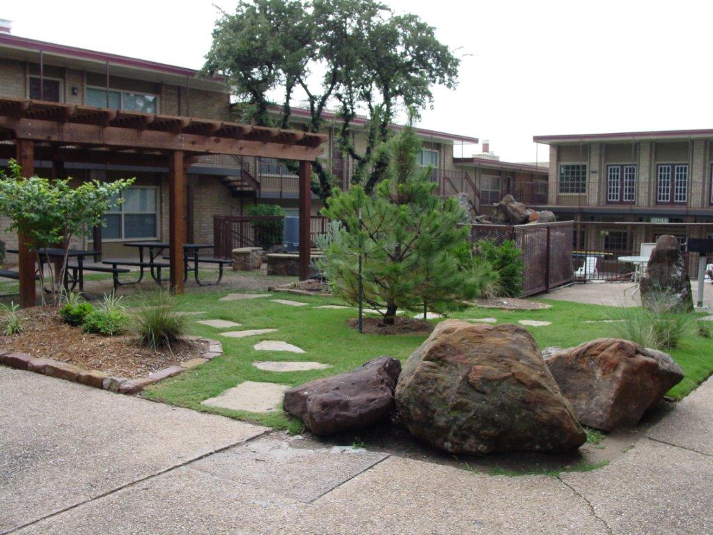 Green Backyard — Arlington, TX — The Lawn Brigade