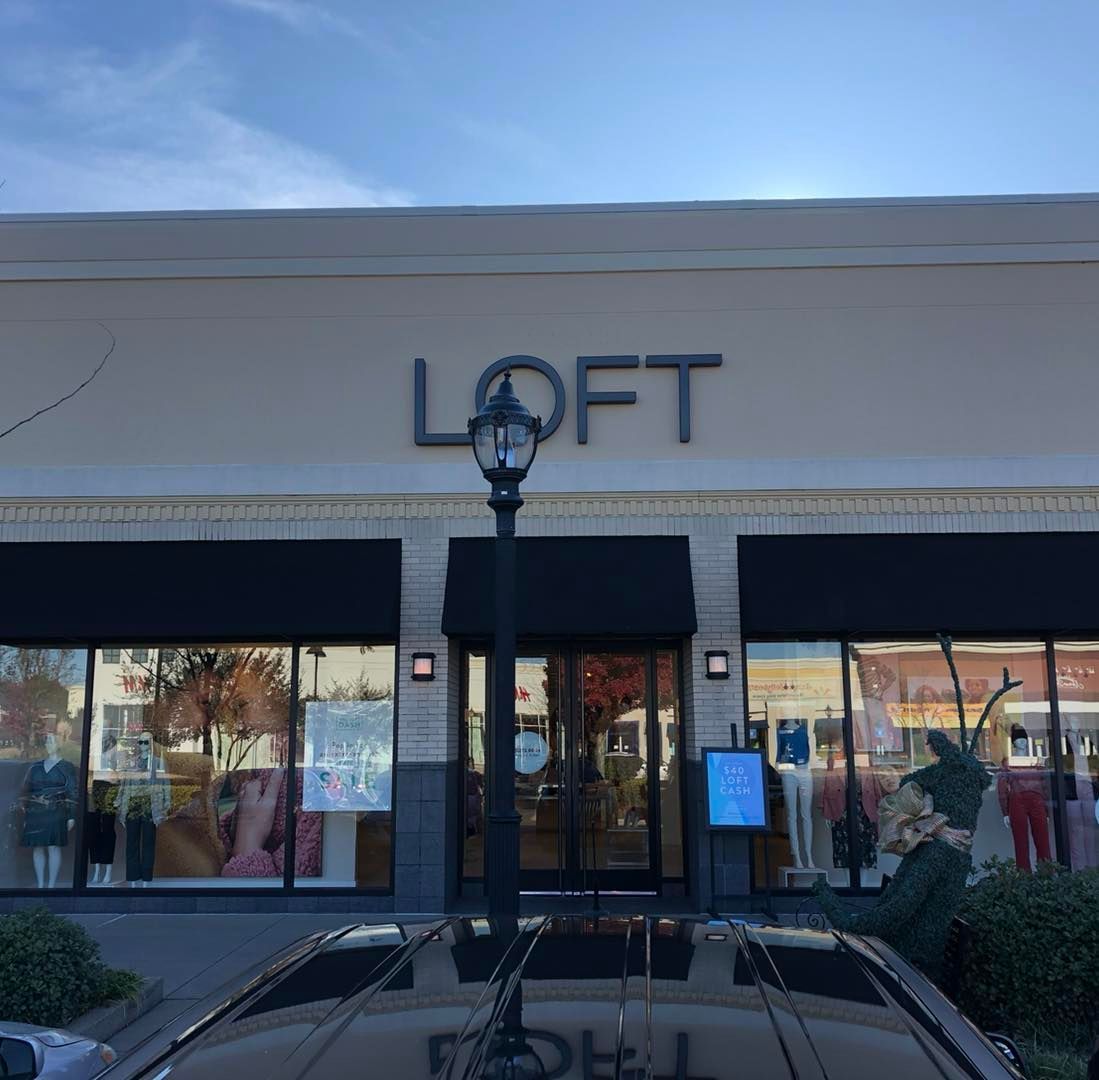 A building with the word loft on it