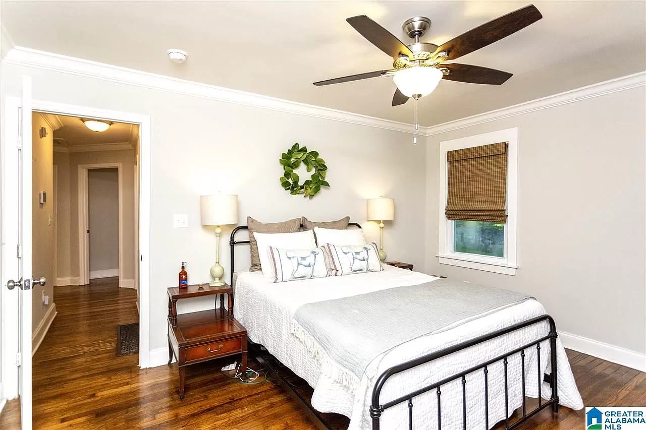 bedroom after KCG maintenance and renovation