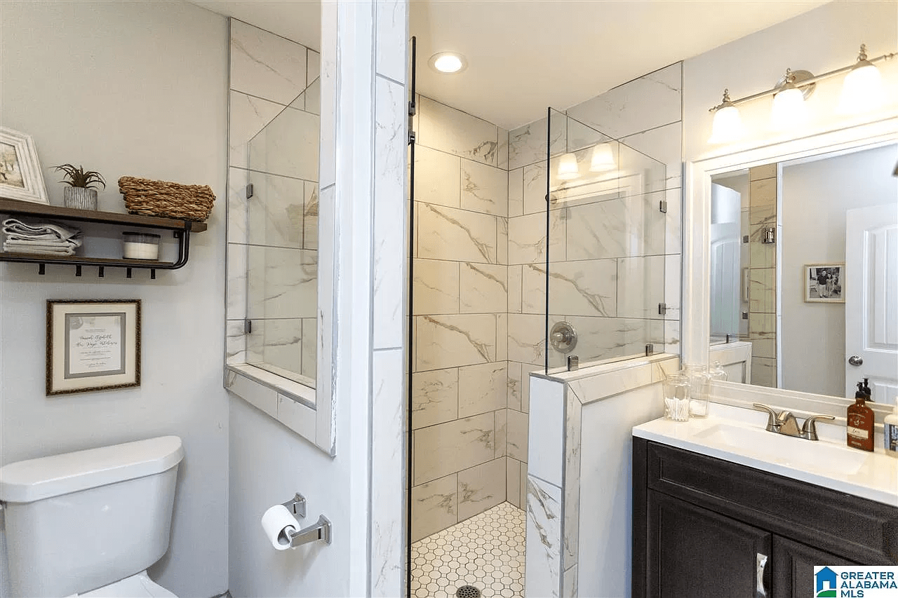 bathroom after KCG maintenance and renovation