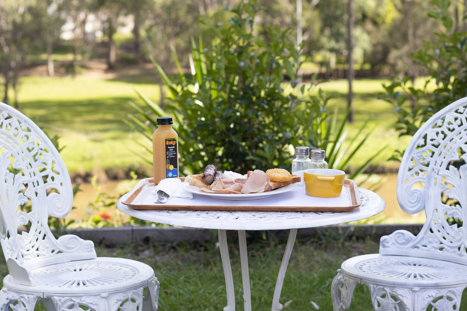 Breakfast in the Garden