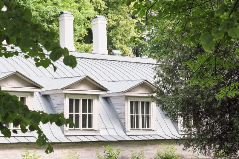 metal roof on a bay window