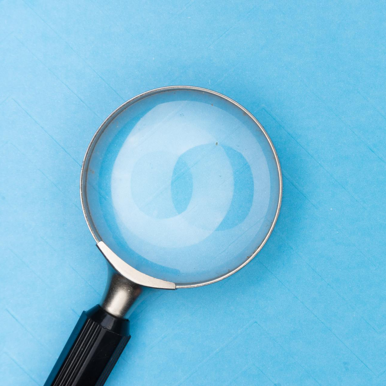 Magnifying glass icon