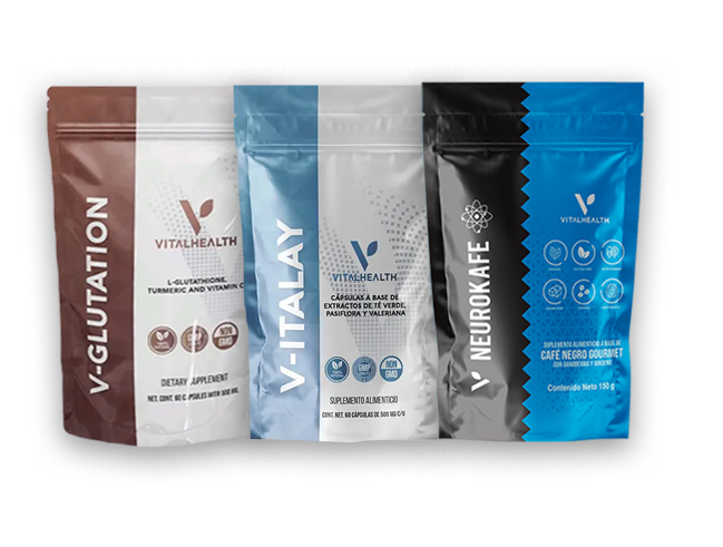 Tres bolsas de suplementos Vital Health: V-Glutation, V-Italay y V-Neurokafe, en envases de color marrón, azul y negro.
