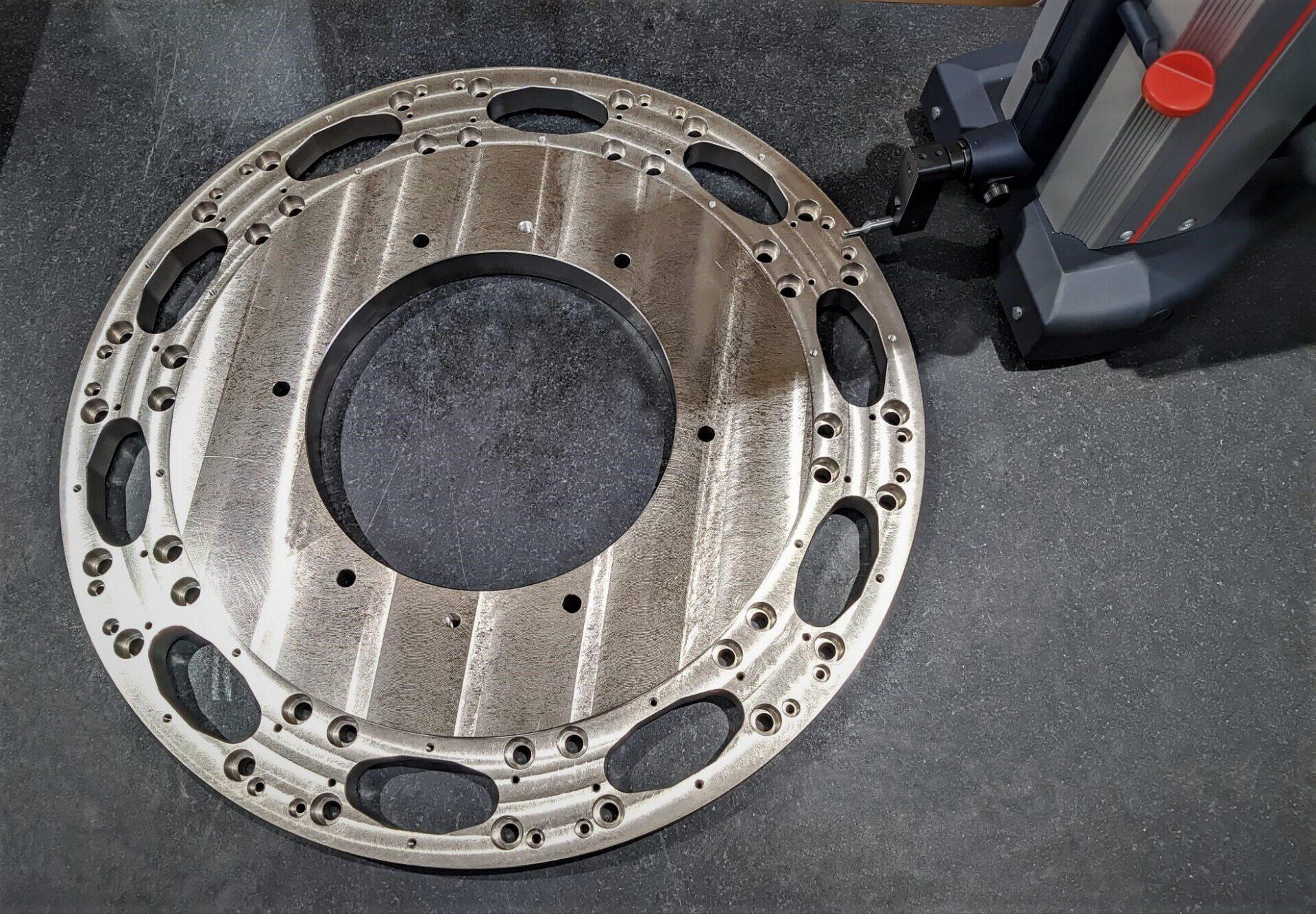 Controllo dimensionale su particolari fresati - La.Ro.Mo. S.r.l.