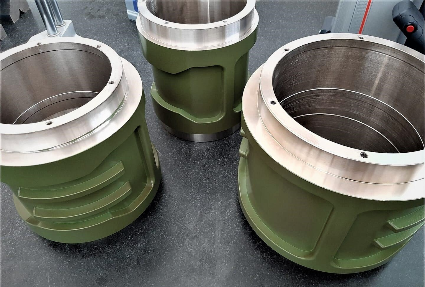 Rulli lavorati a CNC con trattamento superficiale al plasma - La.Ro.Mo. S.r.l.