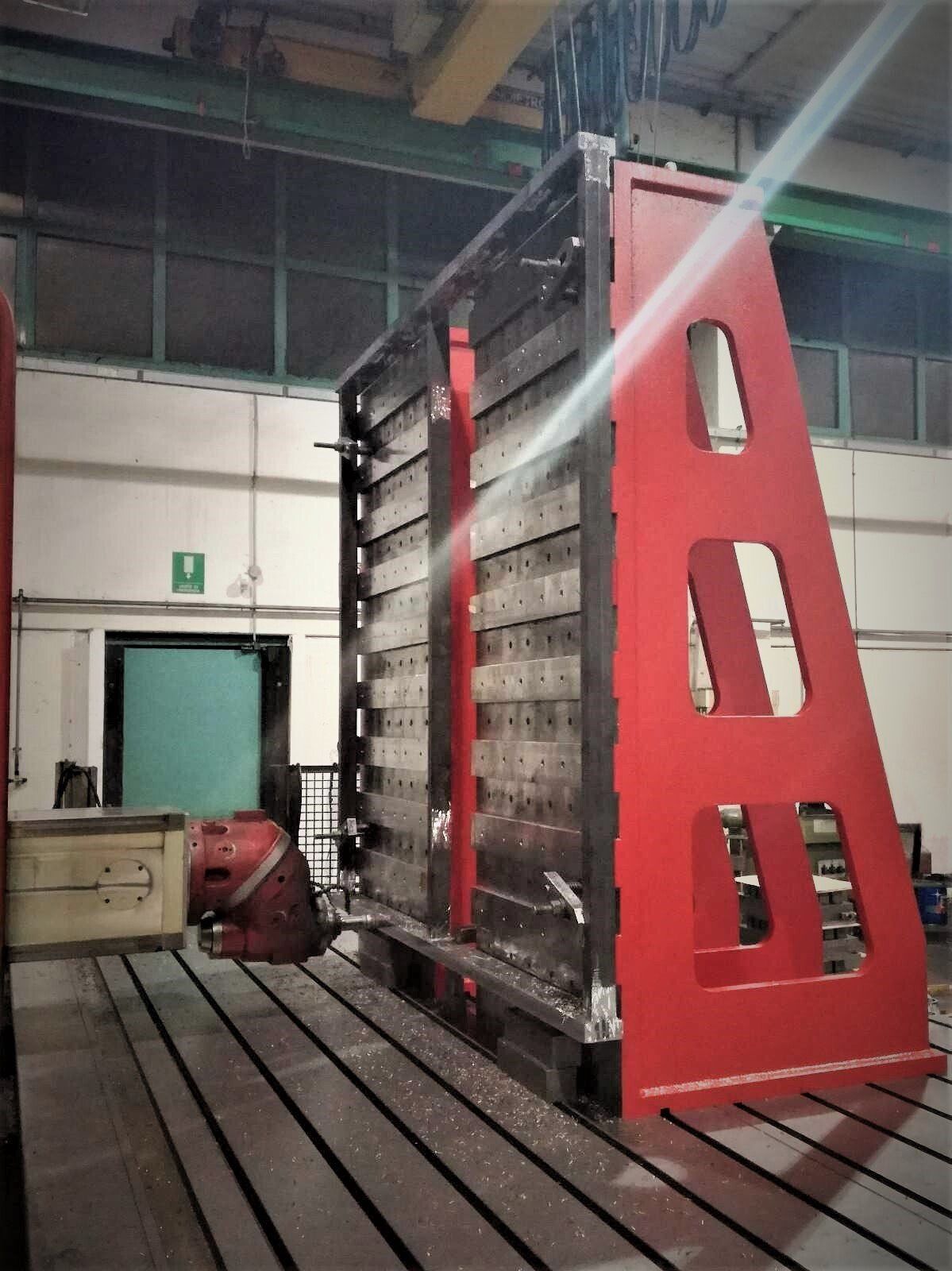 Telaio in acciaio realizzato con fresatura CNC su centro di lavoro Mecof - La.Ro.Mo. S.r.l.