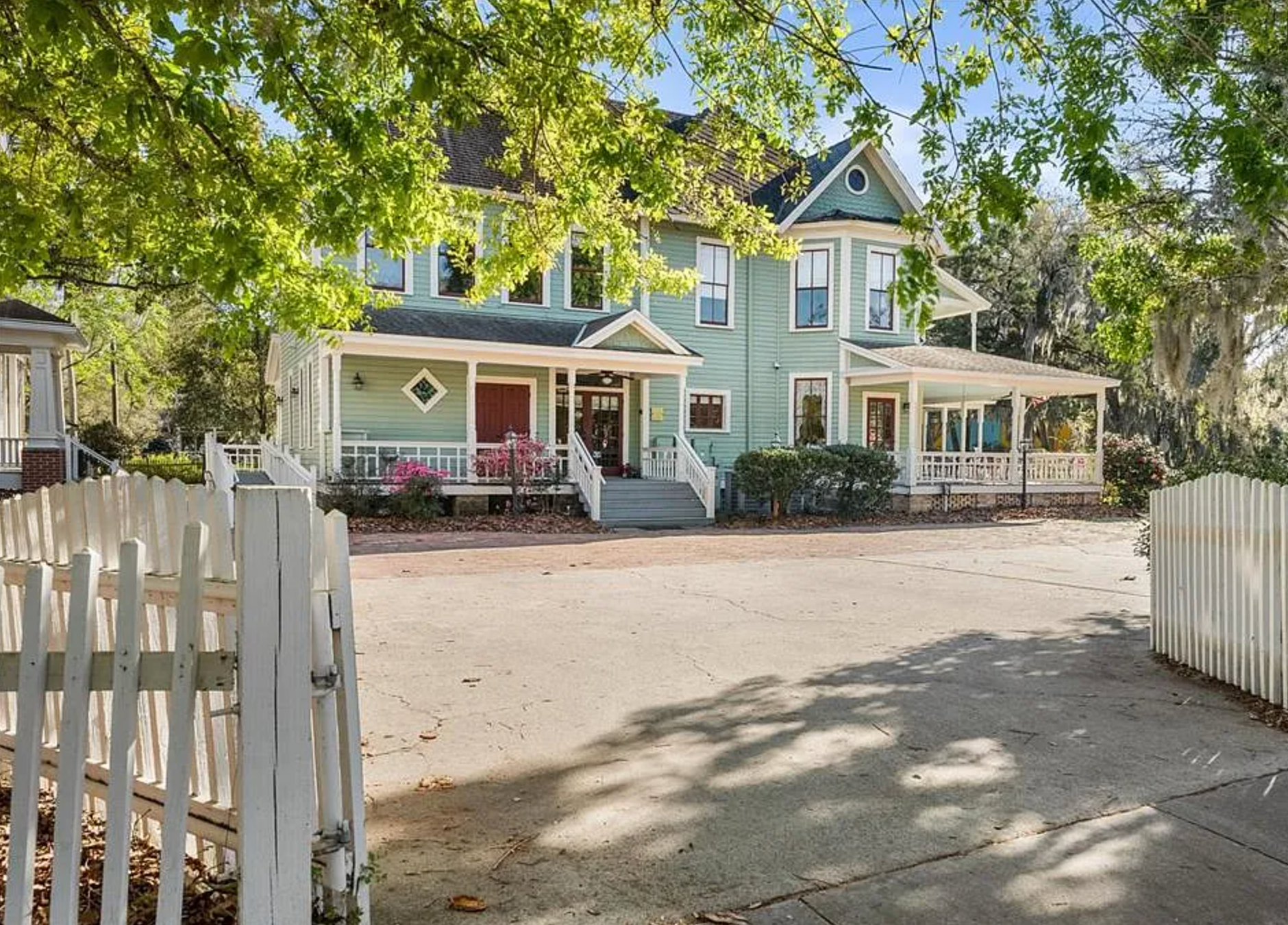 The interior and exterior of the entire Camellia Rose Inn as a whole home.