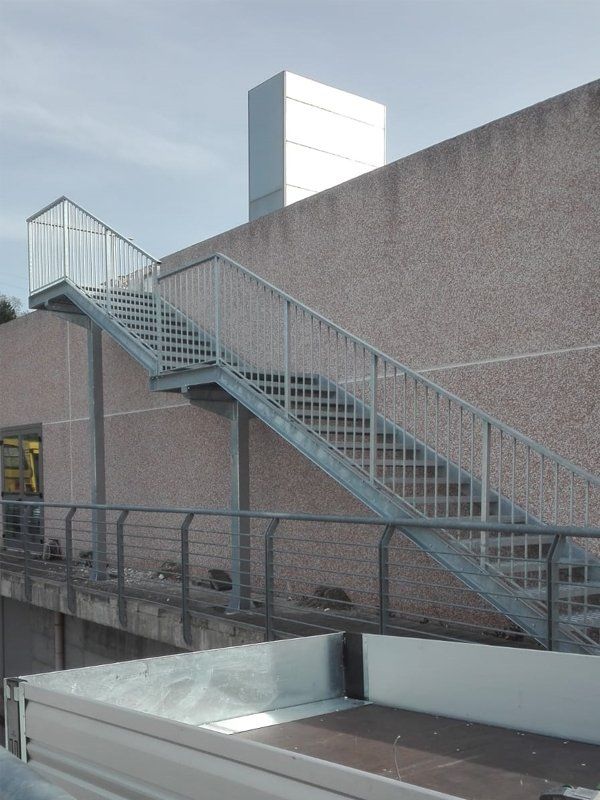 scala antincendio in ferro esterna