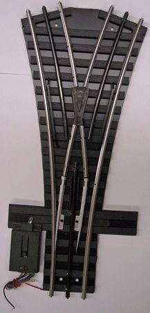 1141  O-72 WYE Remote Control Switch w/ Tinplated outside rails & DZ-2500 Switch Machine