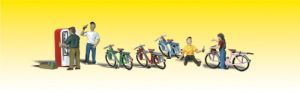 WDS2752  Bicycle Buddies Figures