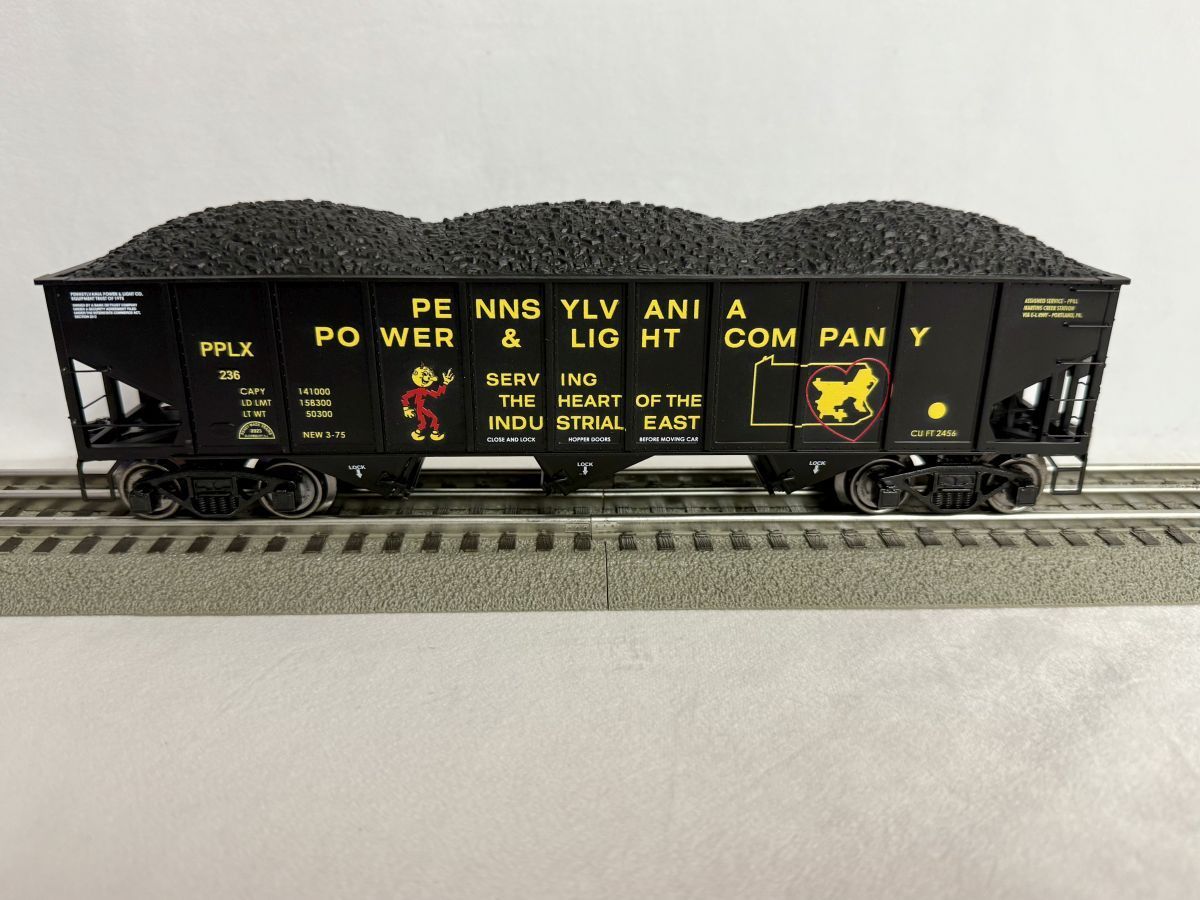 RMT66276 PA Power & Light 3-Bay Hopper
