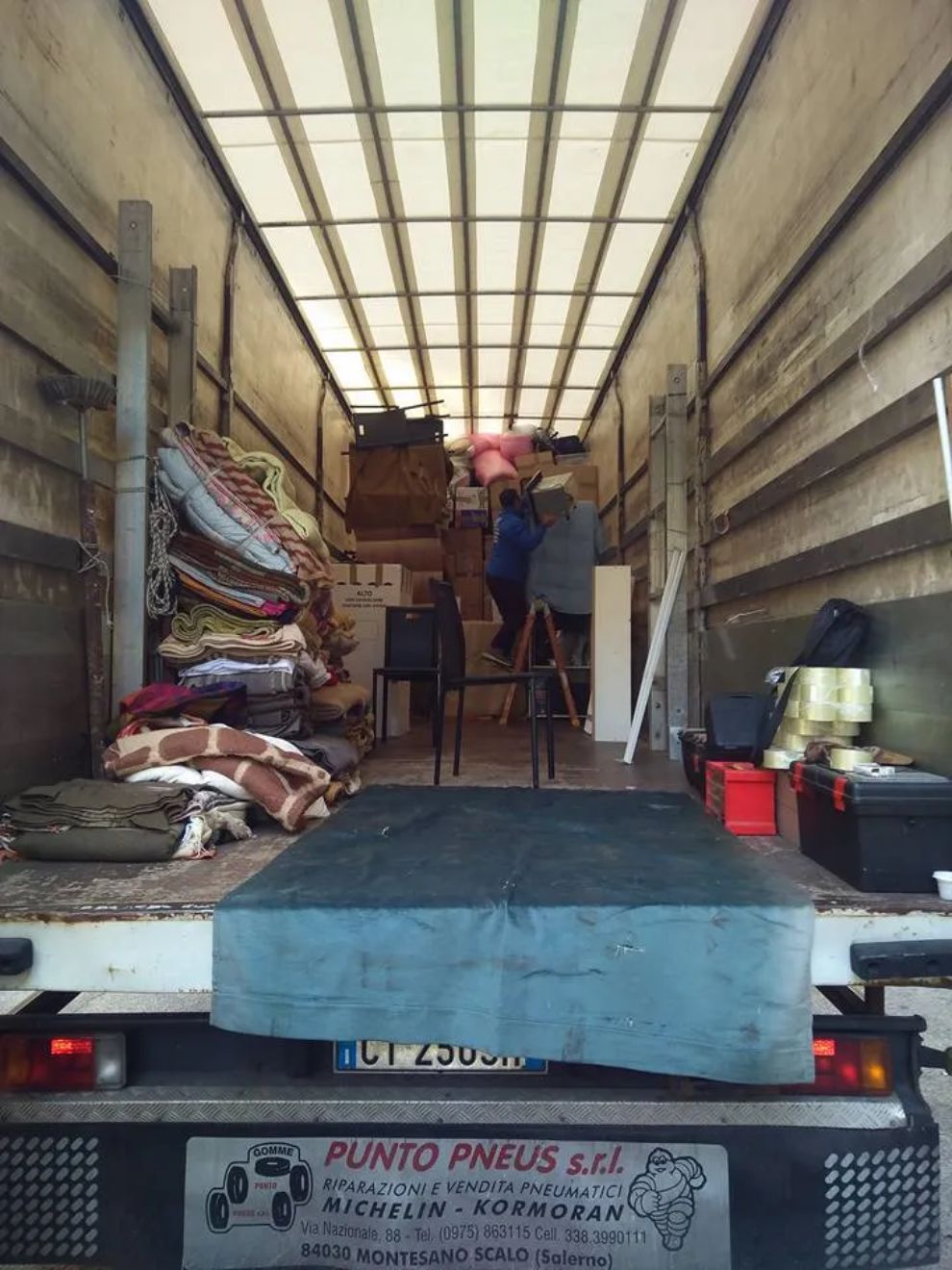interno di un camion di traslochi