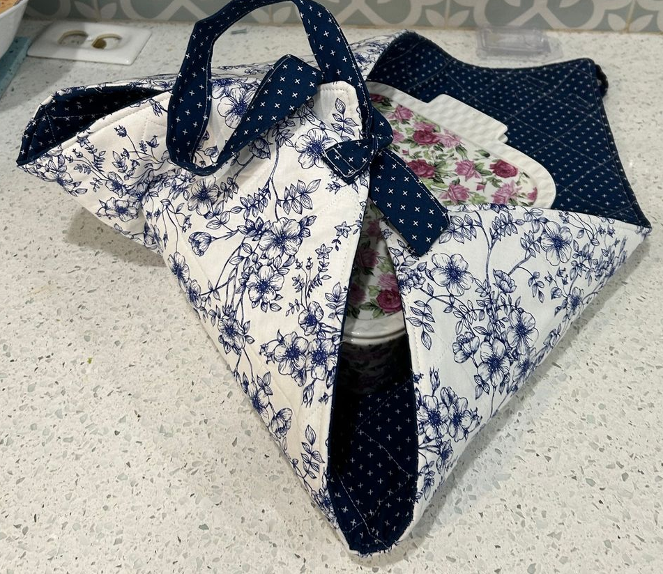 Casserole carrier  