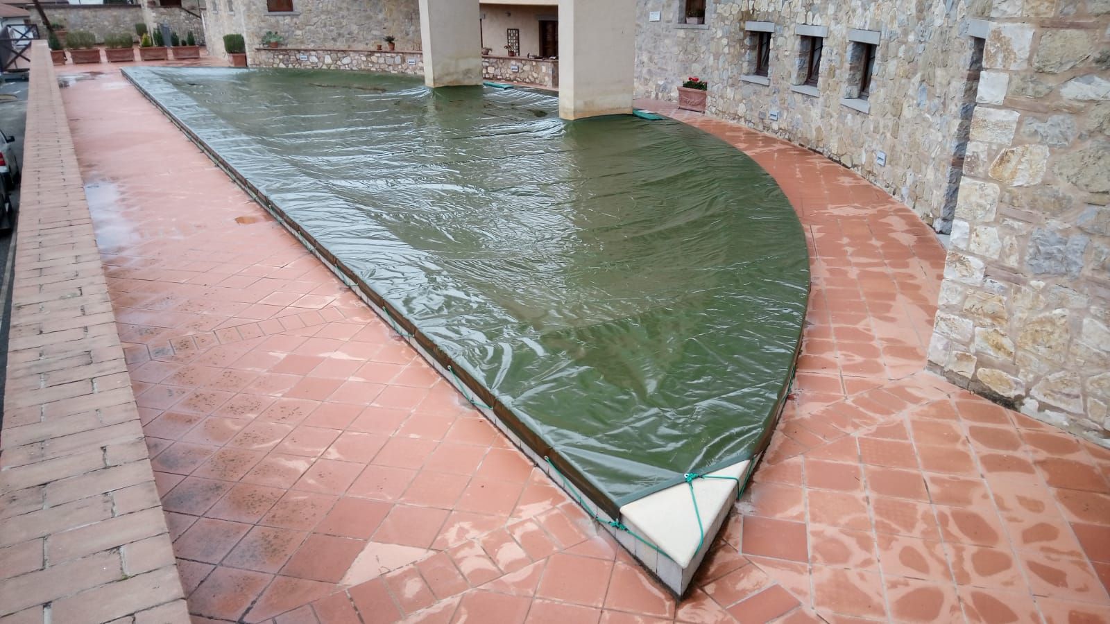 telone per piscina a semicerchio