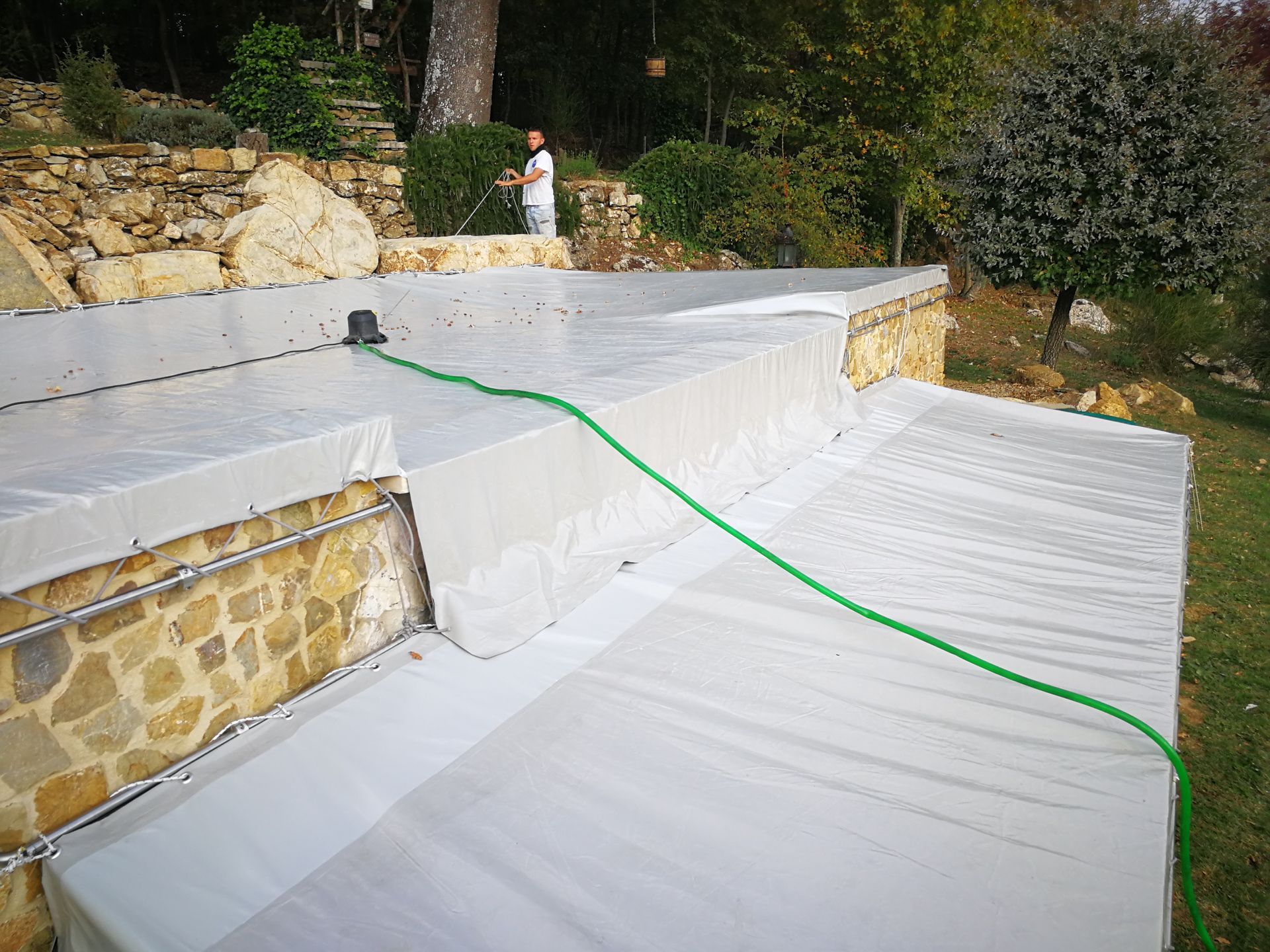 telo per piscina a terrazzamento
