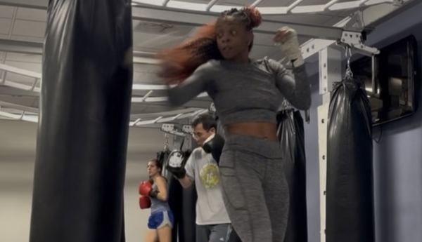 woman doing kickboxing