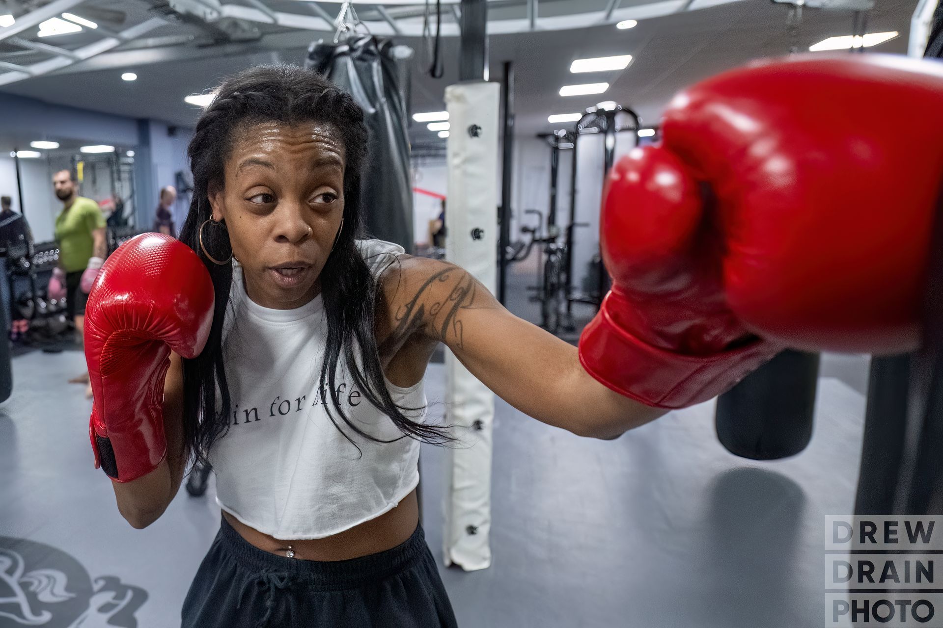 woman doing kickboxing