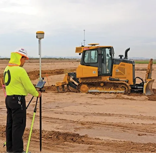 s321+ Terraplanagem com tratores usando RTK