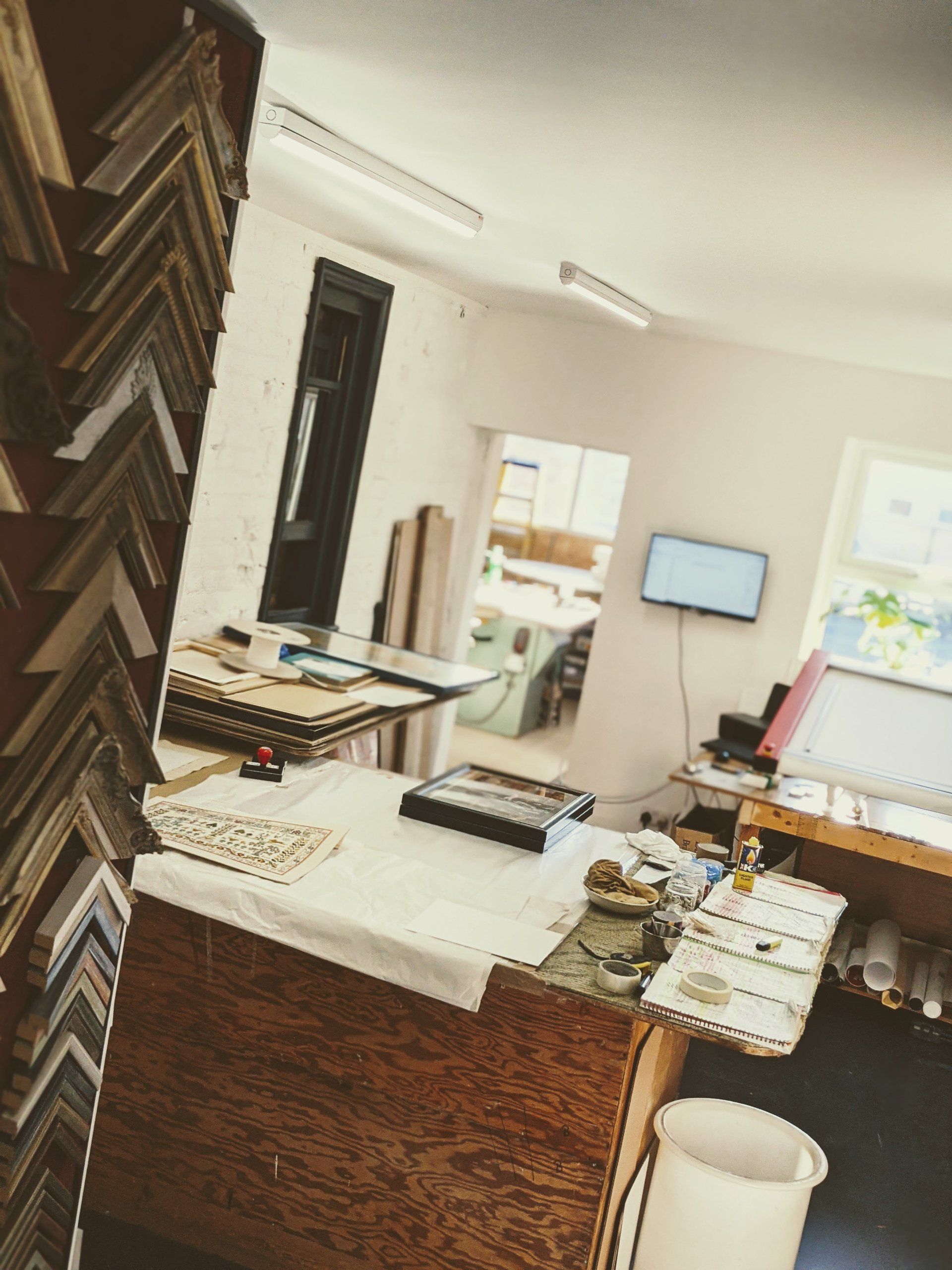 Framing materials and worktable for framing