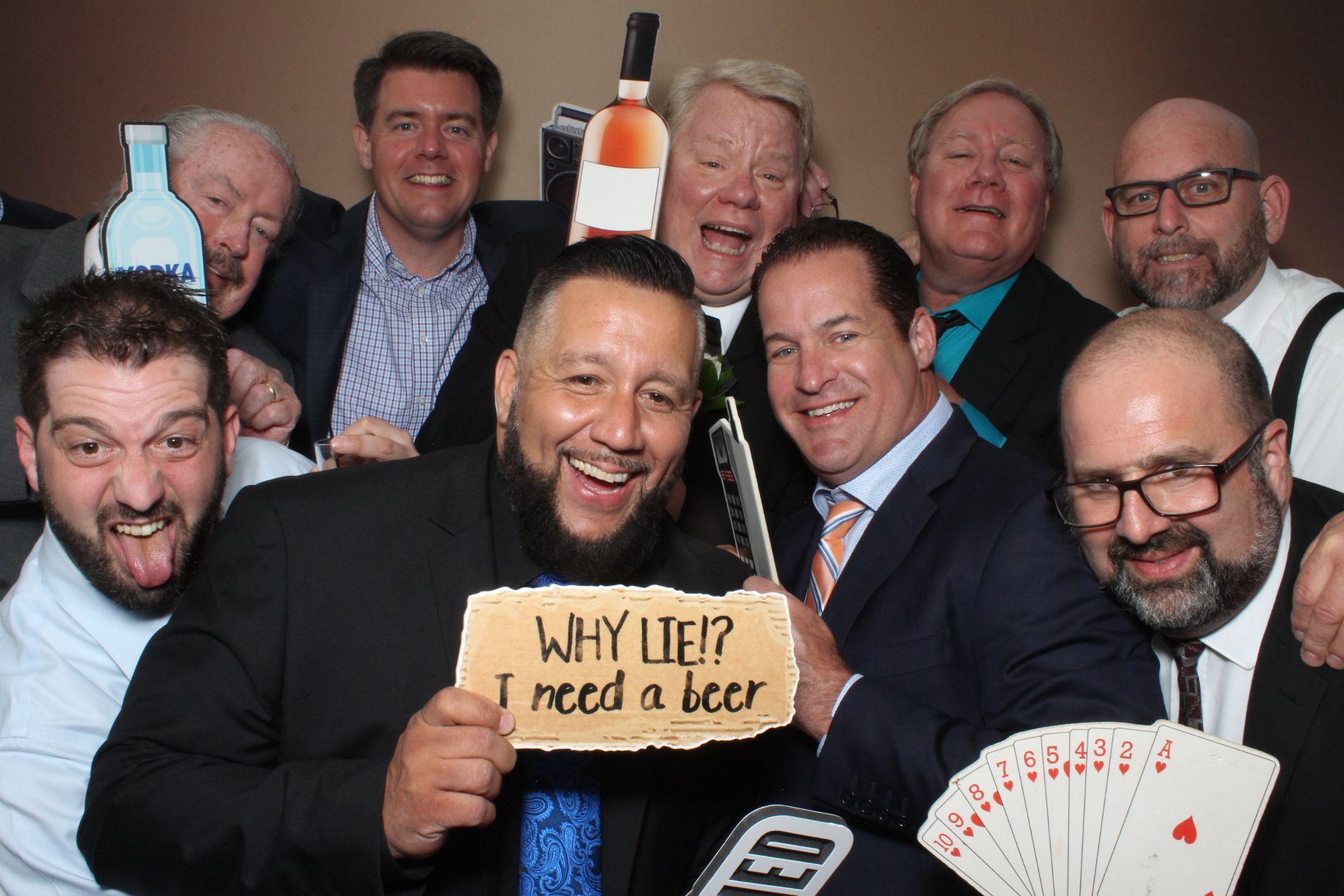 aldie mansion photo booth with group