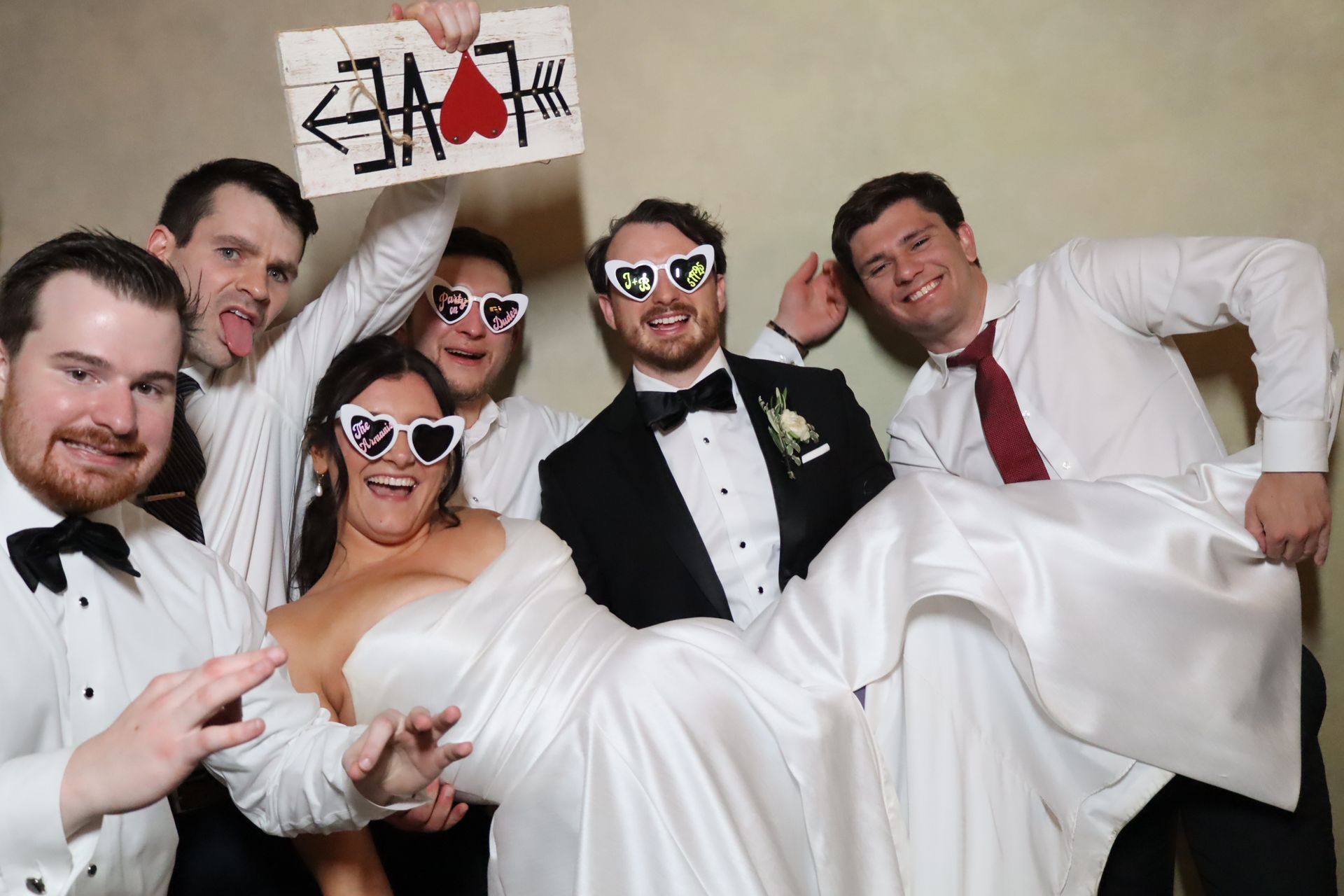 wedding photo booth with bride and groom at bellevuew hall in wilmington delaware