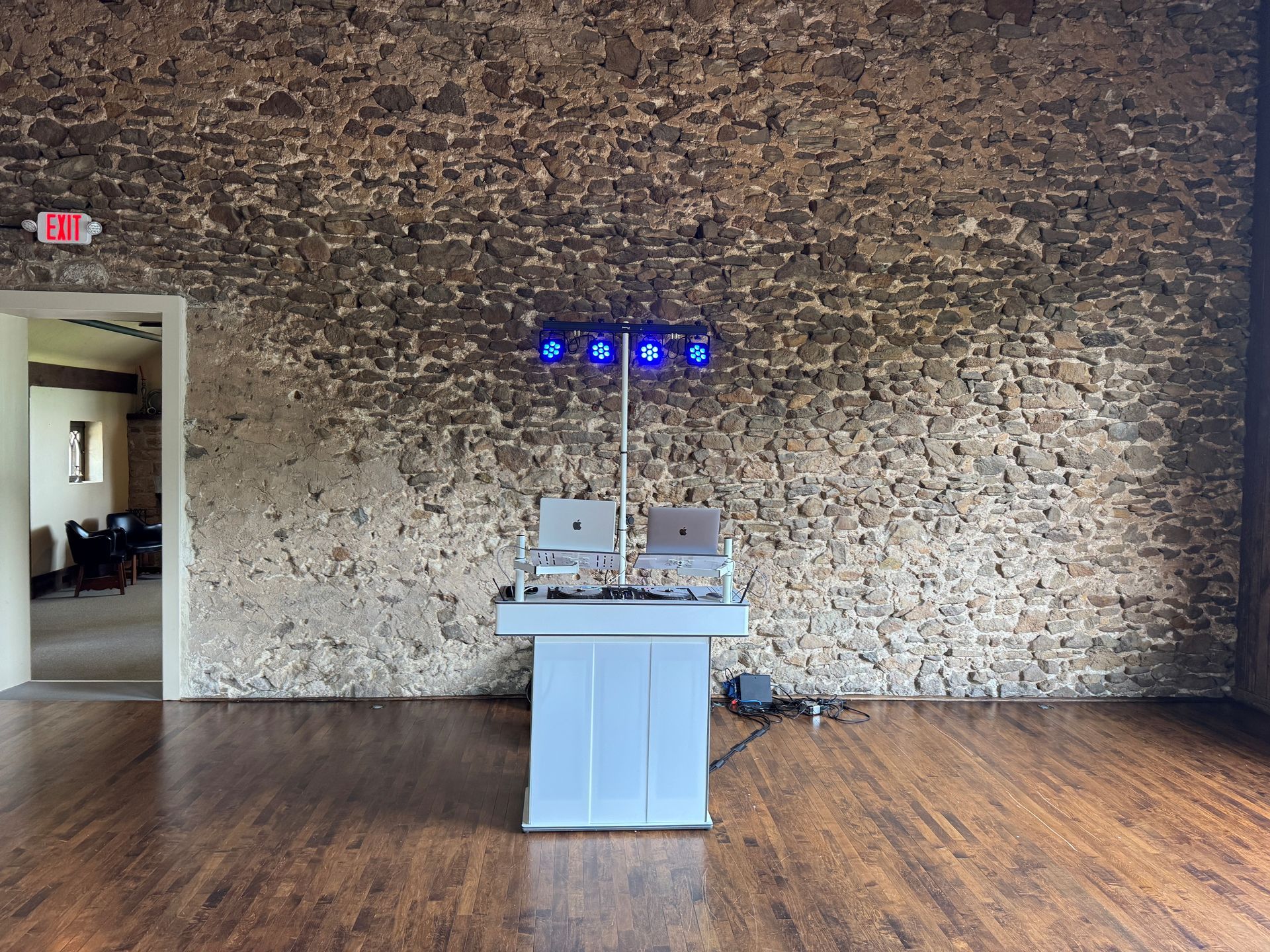 wedding dj setup with lights at the inn at fox briar farm in doylestown pa