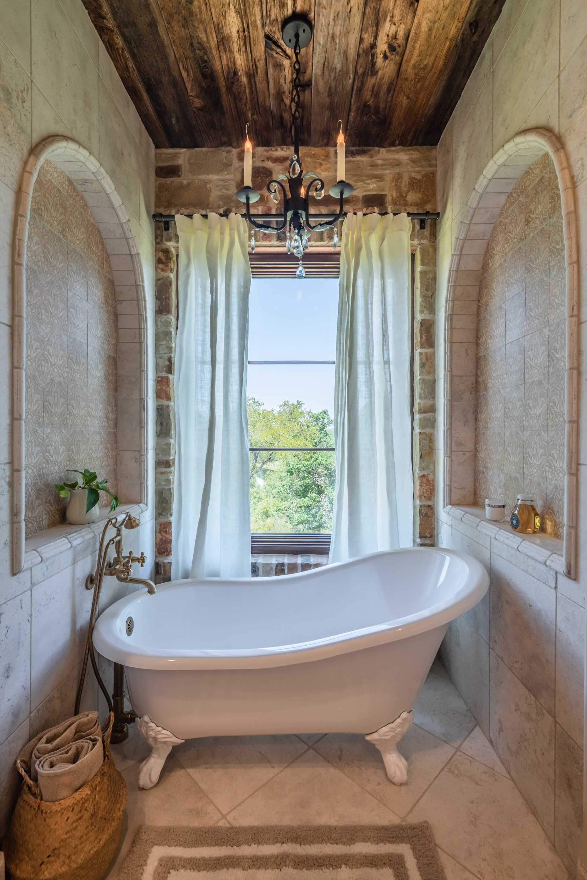 Claw Tub | Long Custom Homes | Georgetown, TX 78628