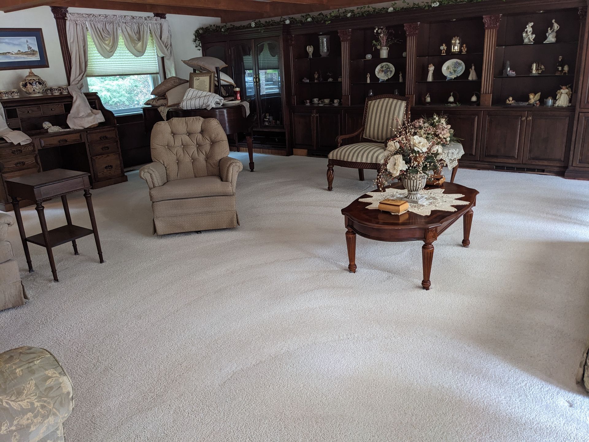 livingroom with cleaned carpet