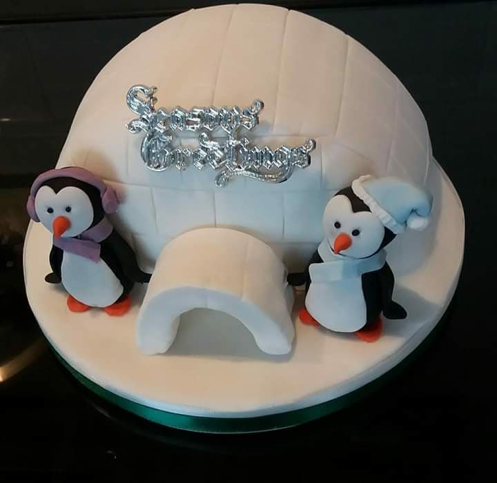 chistmas cake penguin igloo