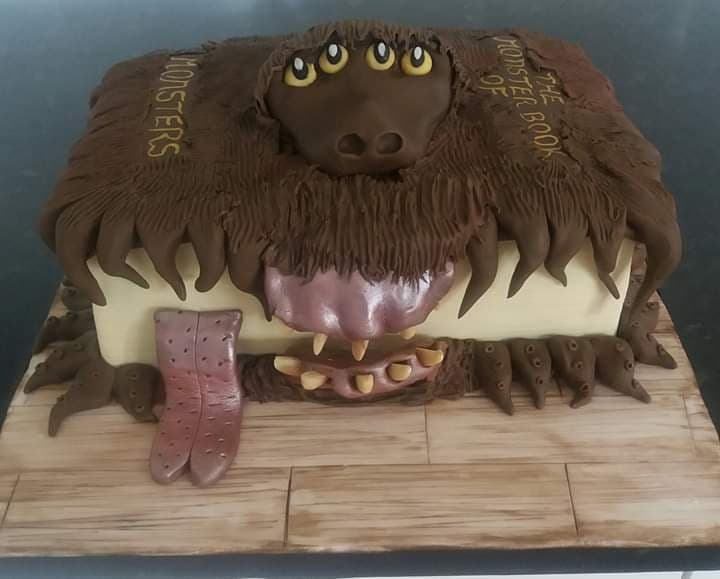 Book of monsters cake harry potter