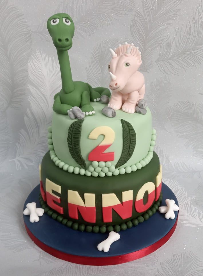 Dinosaur cake 2 tier