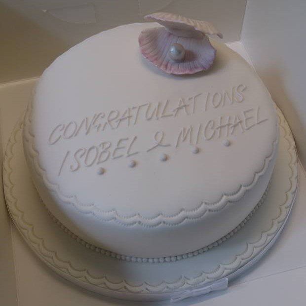 pearl anniversary cake