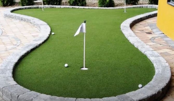 your dream backyard putting green with our premier artificial turf