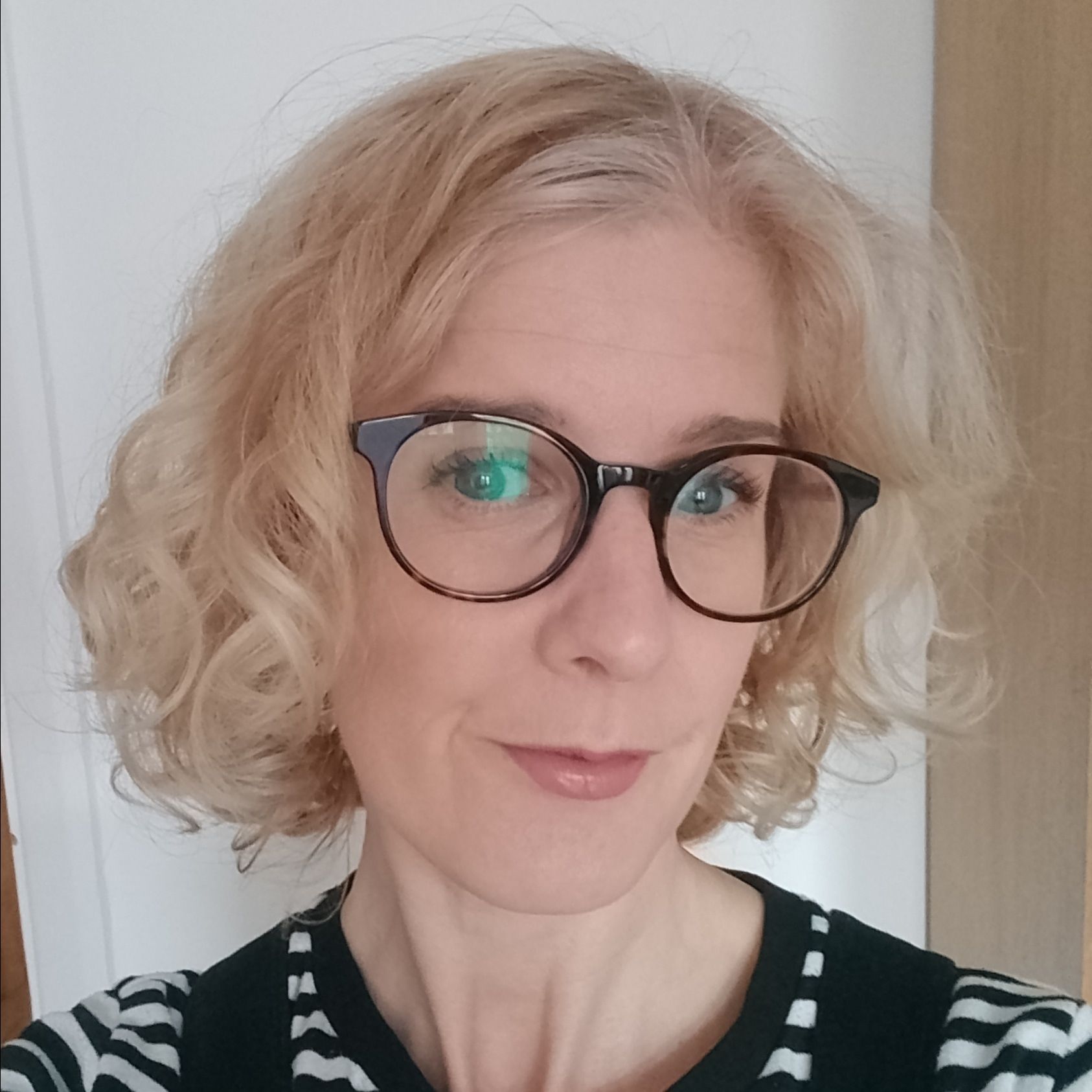 WORKSHOP 
How to Win a Writing Competition with Madeleine Armstrong
