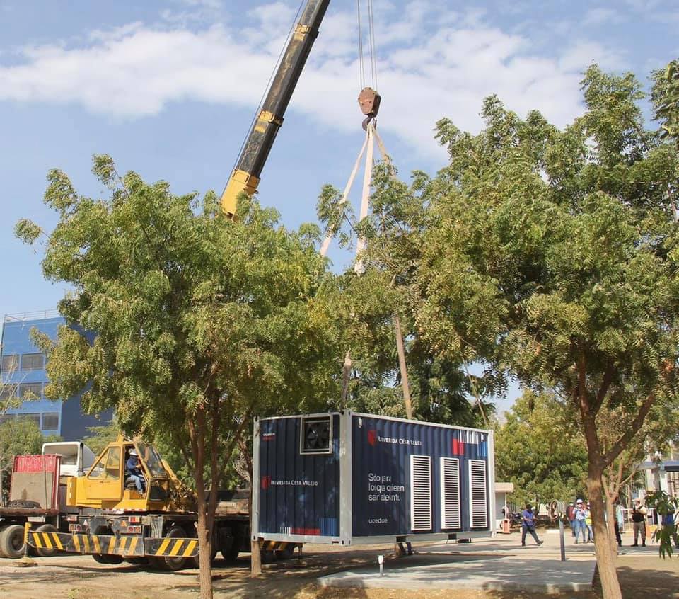 Grúas Flores E.I.R.L