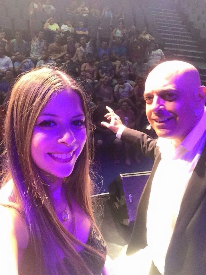 אמנית חושים