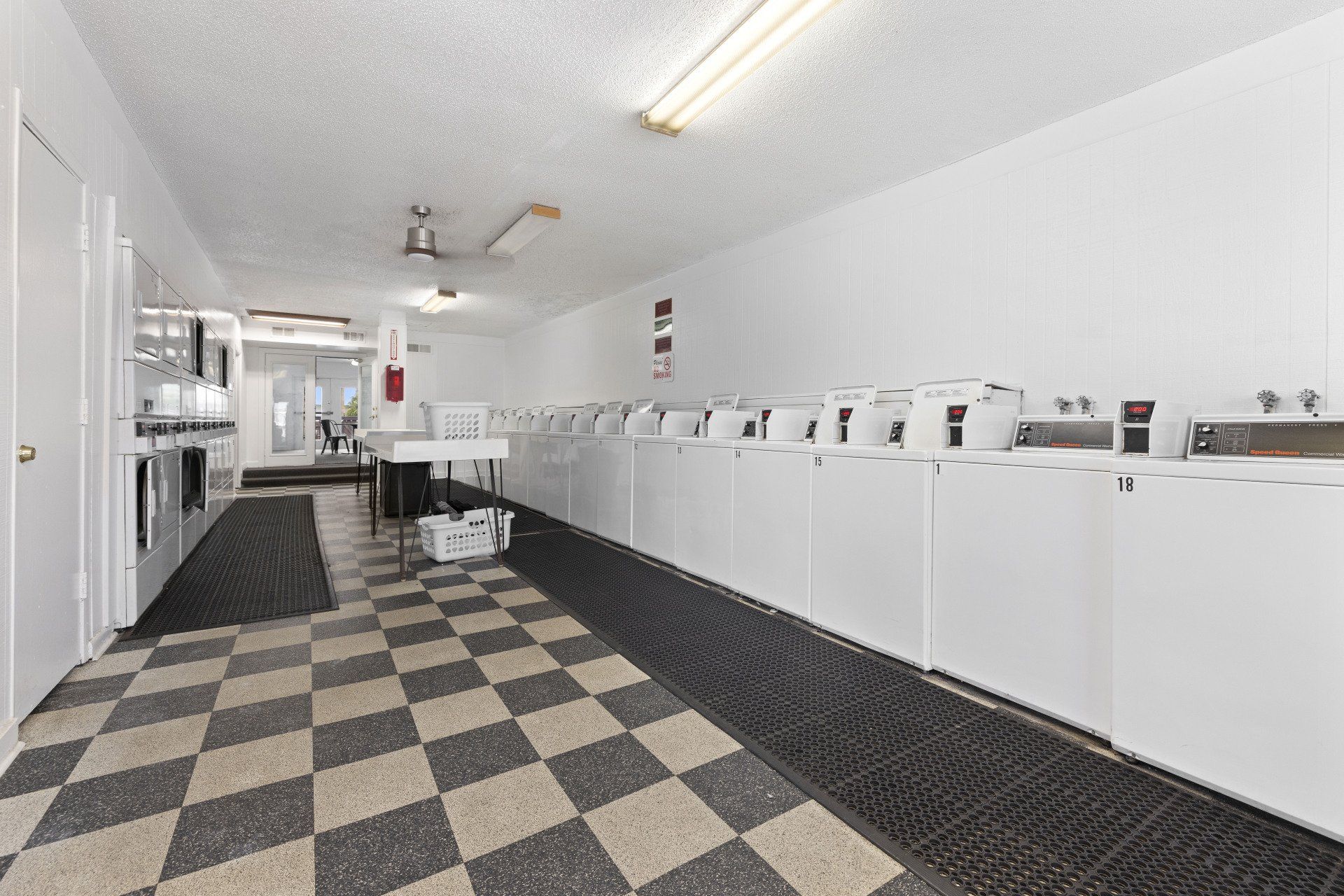 Hale Nani apartment on site laundry.