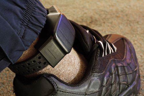 Pros and Cons for House Arrest Before a Trial for Domestic Violence
