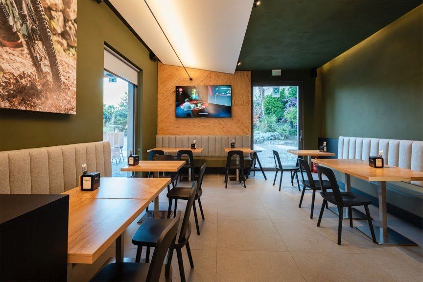 tavoli del bar caffetteria