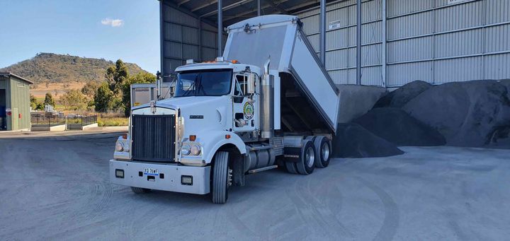 White truck unloading sand | Toowoomba, QLD | Jasmond Transport