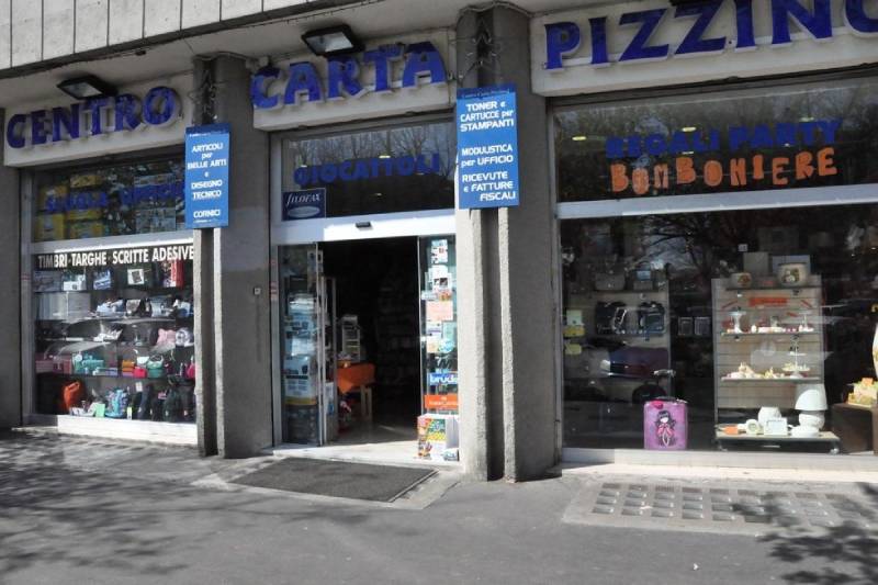 esterni negozio carta