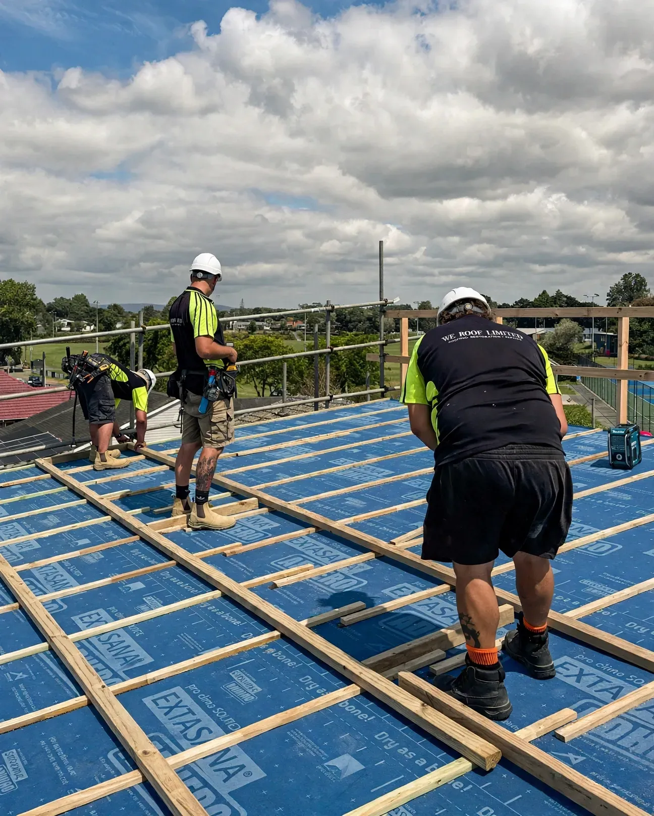 long-run-metal-roof-commercial-building.jpg