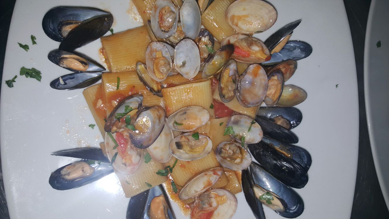 schiaffoni ai frutti di mare