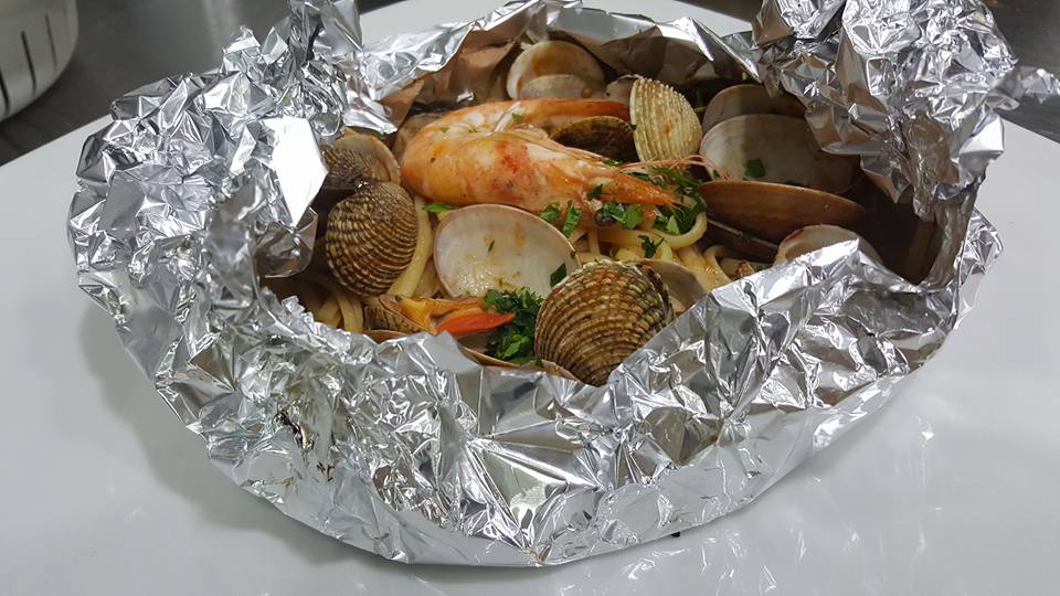 linguine al cartoccio con frutti di mare